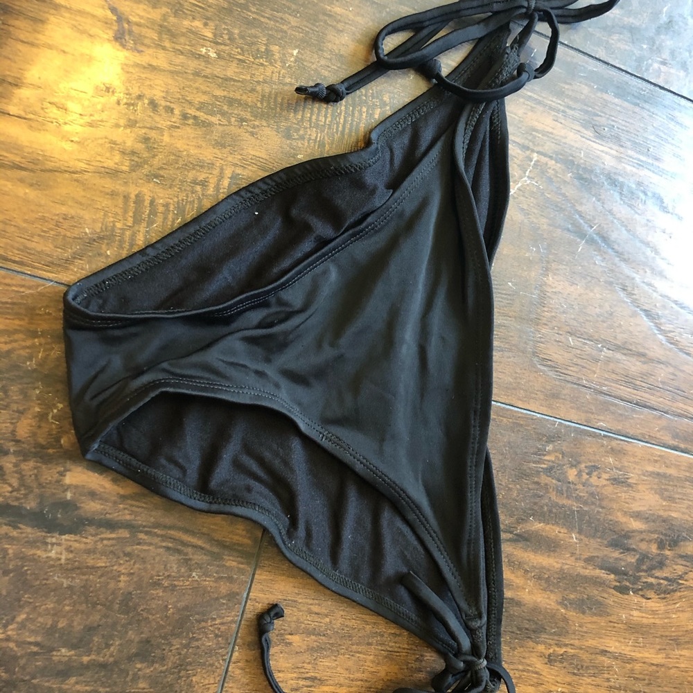 Coastal edge black swimsuit bottoms size large